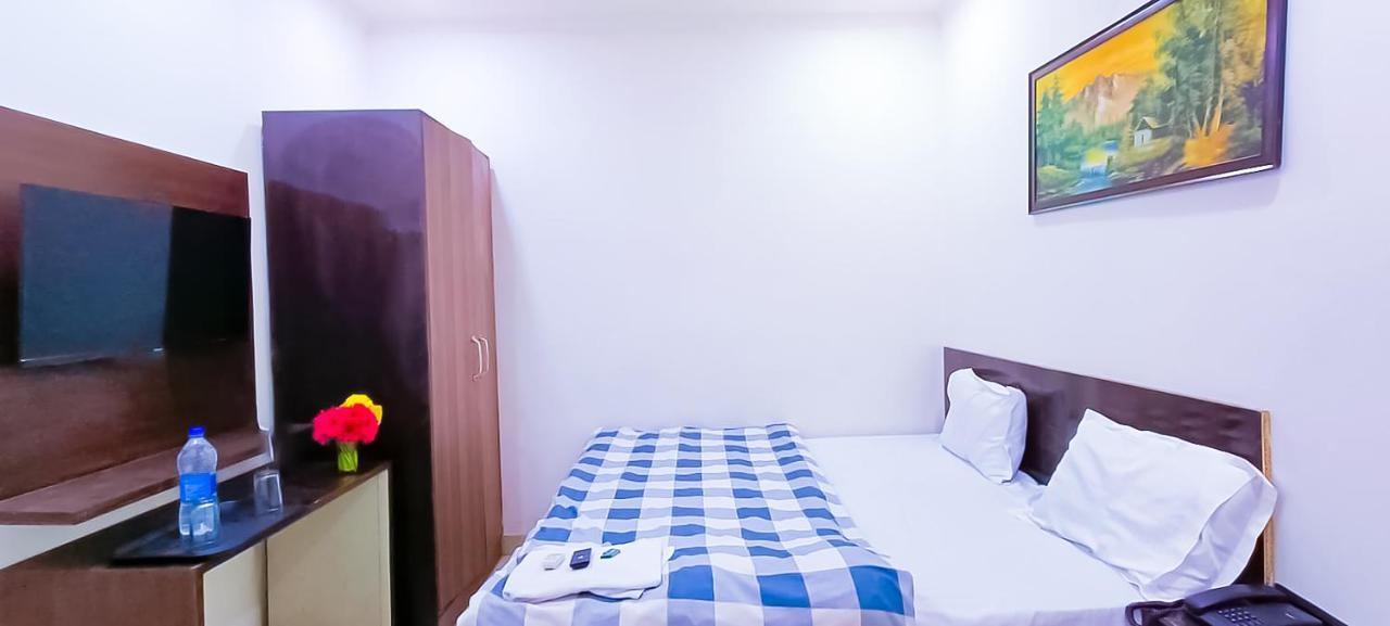 Hotel Tom - Jungpura Chruch Road Nuova Delhi Esterno foto