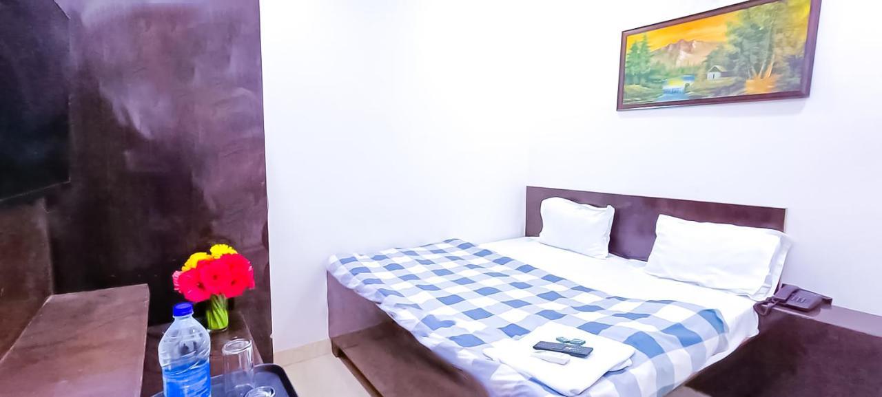 Hotel Tom - Jungpura Chruch Road Nuova Delhi Esterno foto