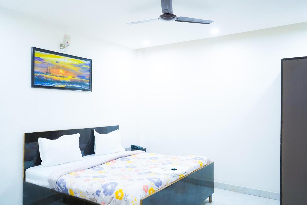 Hotel Tom - Jungpura Chruch Road Nuova Delhi Esterno foto
