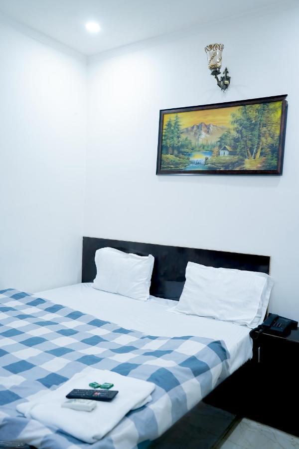 Hotel Tom - Jungpura Chruch Road Nuova Delhi Esterno foto